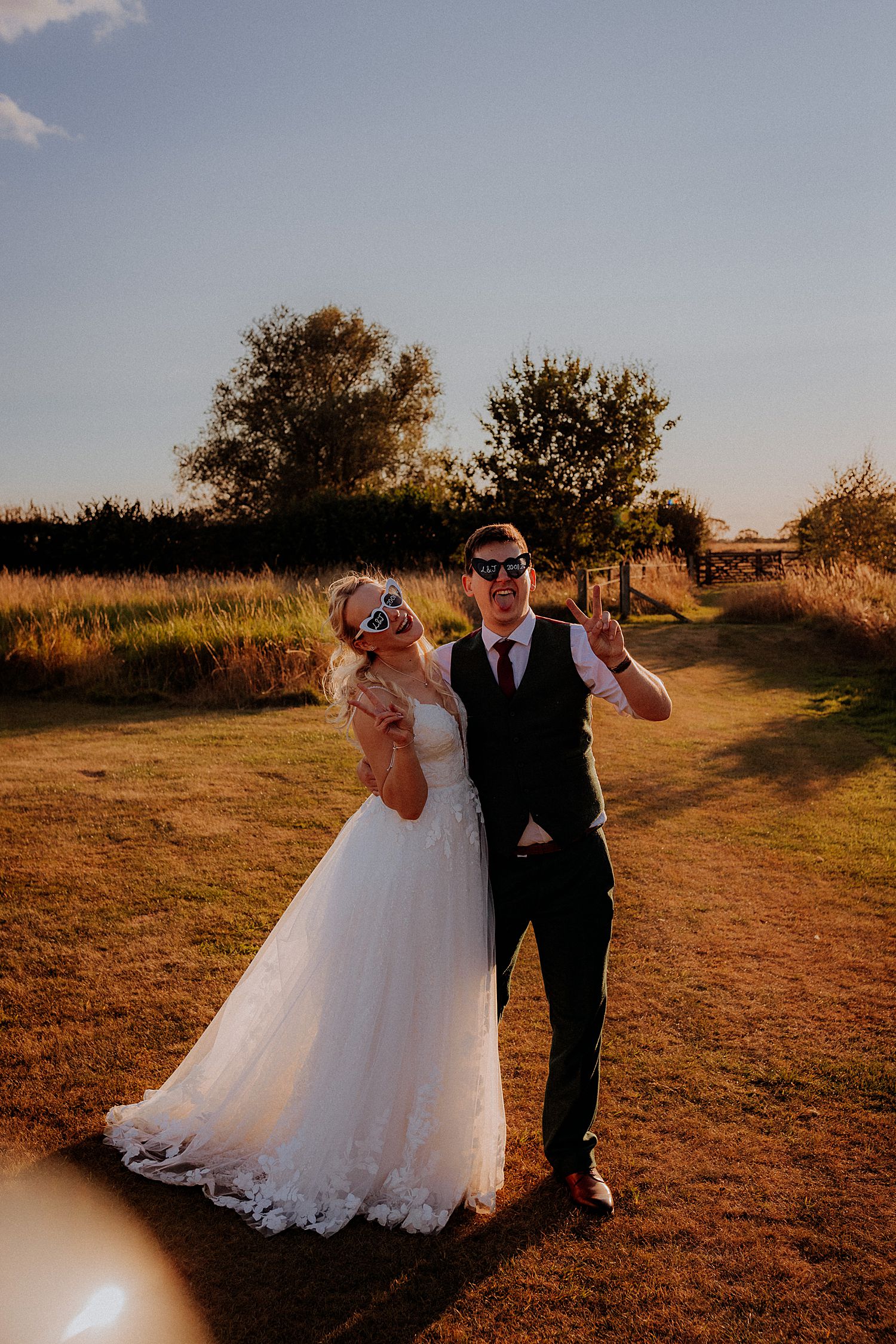 NATURAL WEDDING PHOTOGRAPHER
