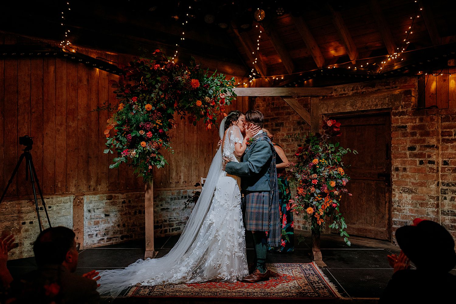 NATURAL WEDDING PHOTOGRAPHS
