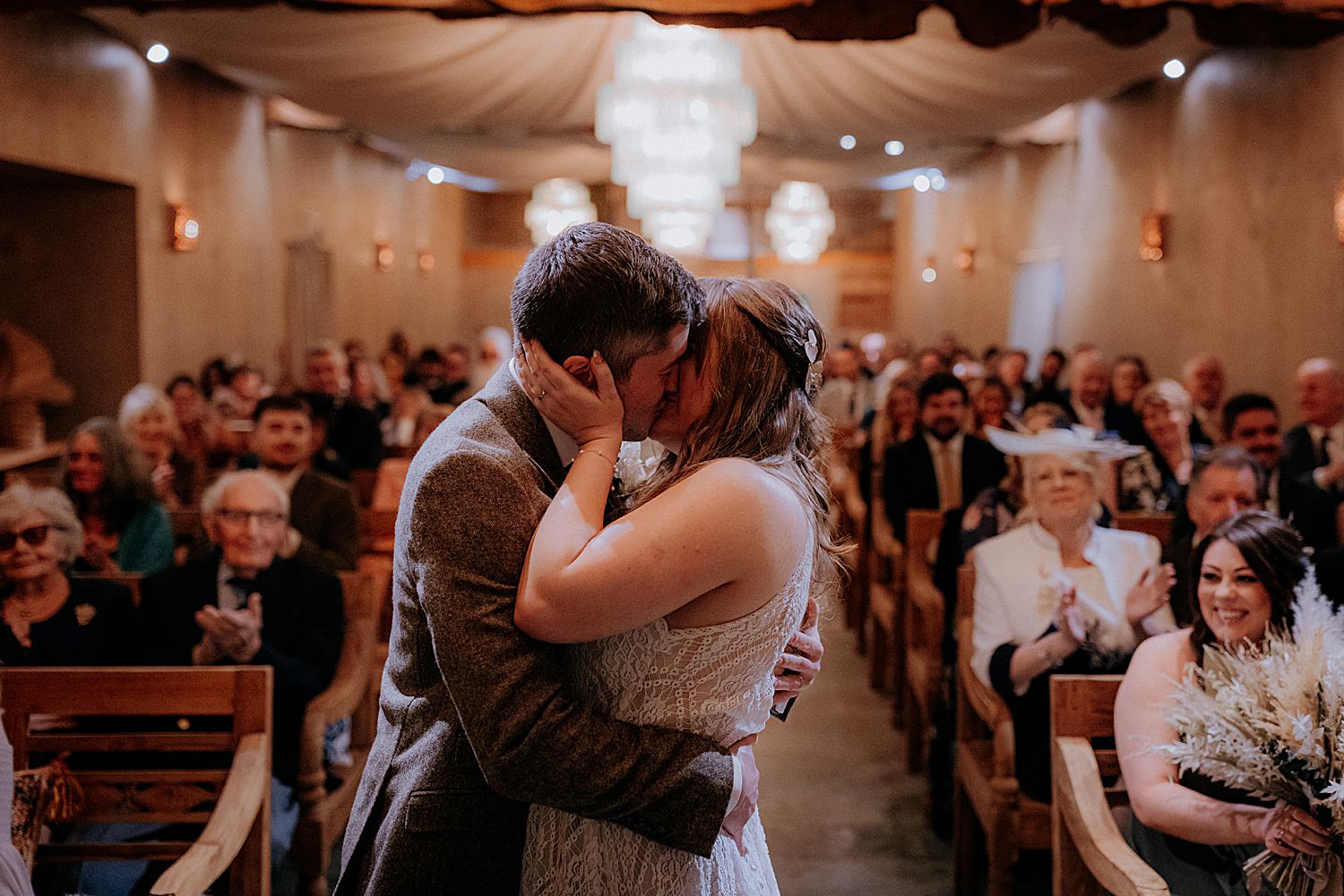 RUNA FARM WEDDING PHOTOGRAPHY - Relaxed Wedding Photographs